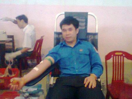 Sinh viên hiến máu