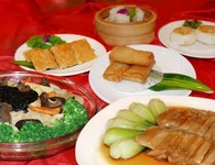 Nhà trường bắt học sinh ăn chay, phụ huynh phản ứng