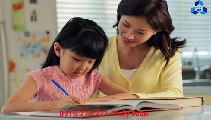 Gia sư đồng hành cùng con học tập